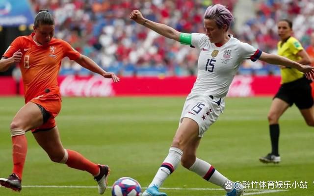 传出巨星高仓健去世的消息后，引起日本民众和影迷们极大悲伤，各界人士纷纷发表谈话悼念高仓健。