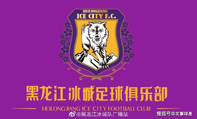 他还应景地带来一曲吉他弹唱《去大理》“不如一路向西去大理，也许爱情就在洱海边”，波光与歌声交织，谱出大理美好生活的动人乐章。