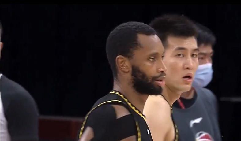 这些作品表明，中国家庭正在从控制与牺牲的传统模式，向平等、尊重与相互支持的方向迈进。