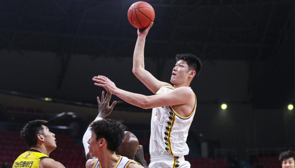 主持人李丹：你也有武侠梦。